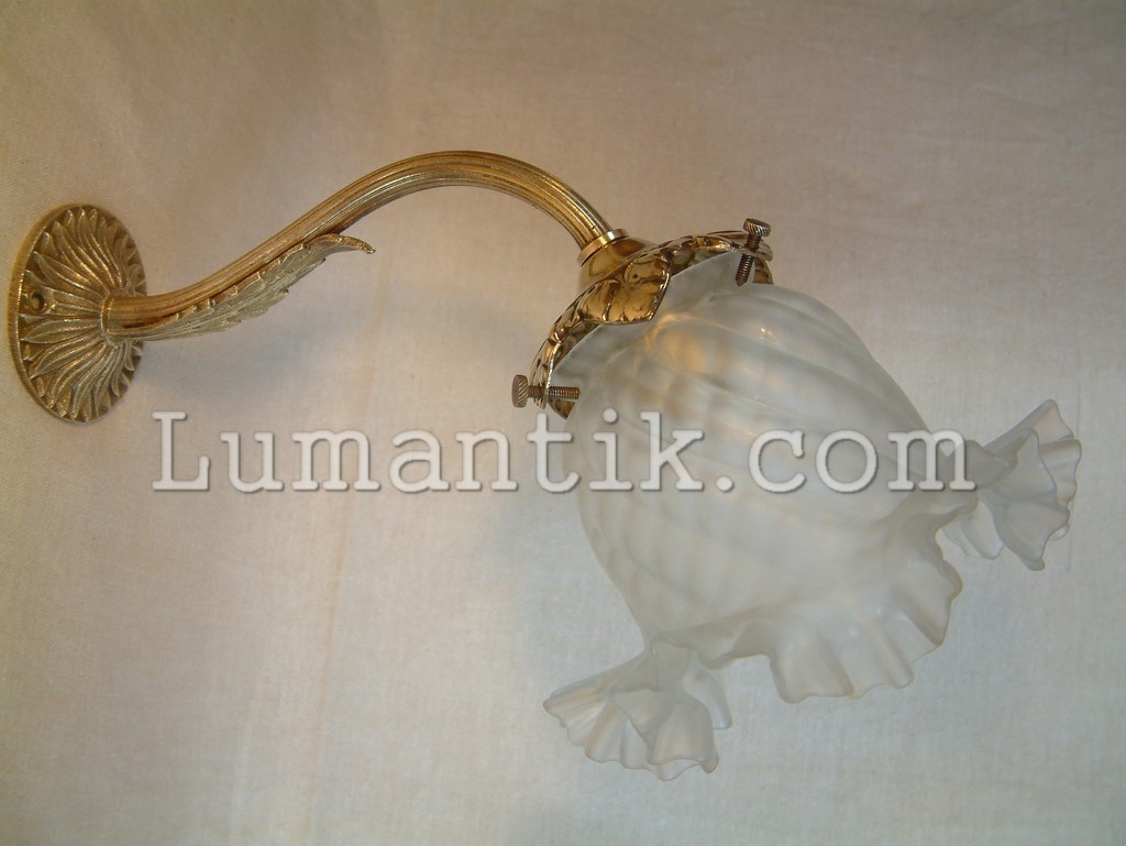 Applique laiton et tulipe sobre