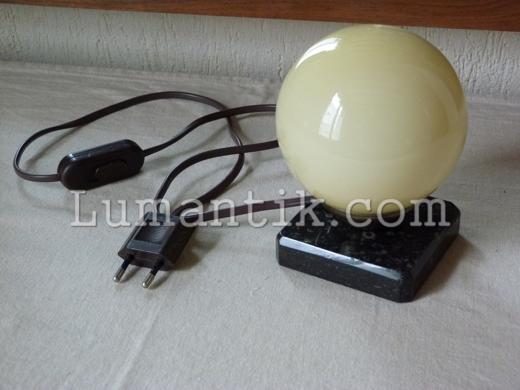 Lampe de chevet boule