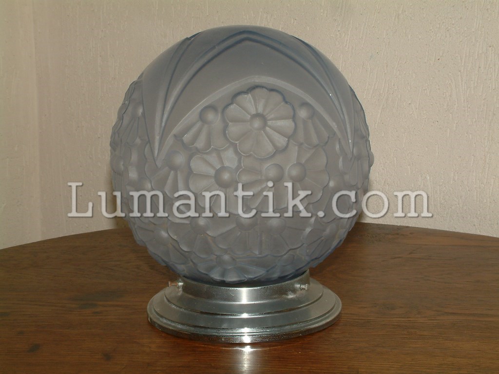 Plafonnier base chromé et globe boule