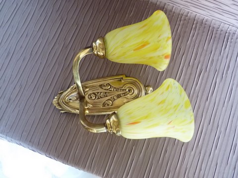 Applique ancienne bronze double feux tulipes jaune