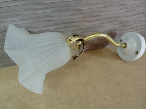 Applique ancienne laiton porcelaine tulipe fantaisie