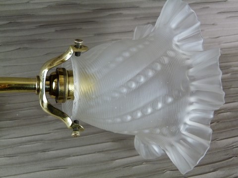 Applique murale ancienne col de cygne laiton et porcelaine tulipe fantaisie