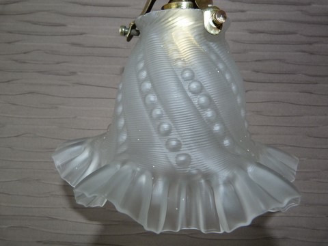 Applique murale ancienne col de cygne laiton et porcelaine tulipe fantaisie