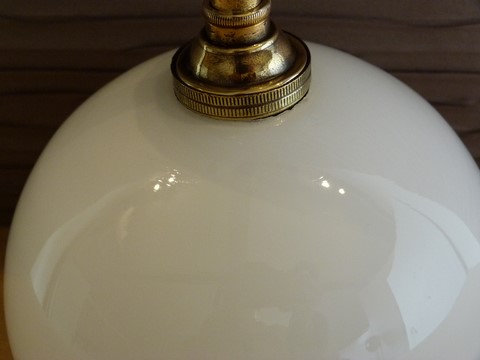 Applique ancienne base courte tulipe boule blanche