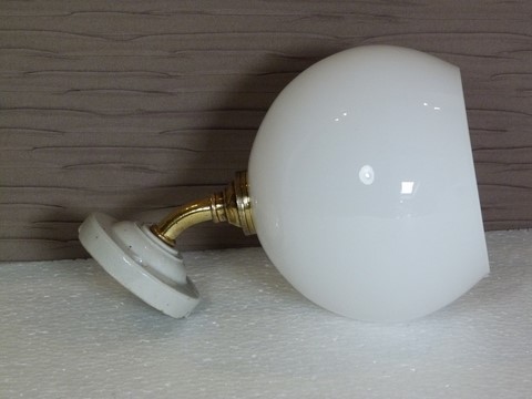 Applique ancienne base courte tulipe boule blanche