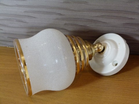 Ancienne applique courte axe laiton coudé verre granité