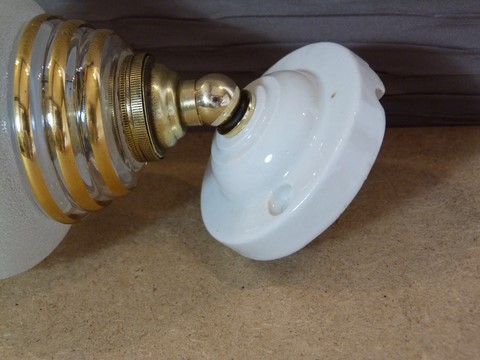 Ancienne applique courte axe laiton coudé verre granité