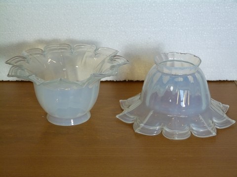 Applique ancienne bronze double feux et 2 tulipes opalescentes fleurs