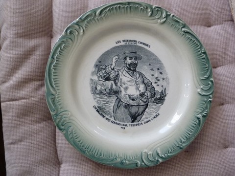 Lot 3 anciennes assiettes parlantes porcelaine Gien