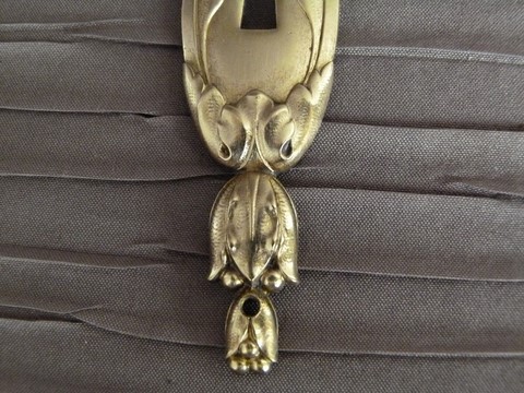 Entrée clé ancienne en bronze ruban et noeud Louis XVI