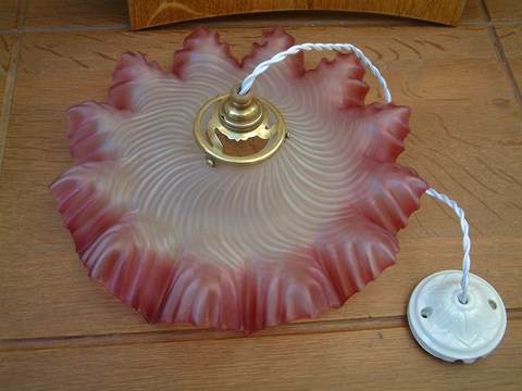 Suspension et abat jour verre bordure rouge