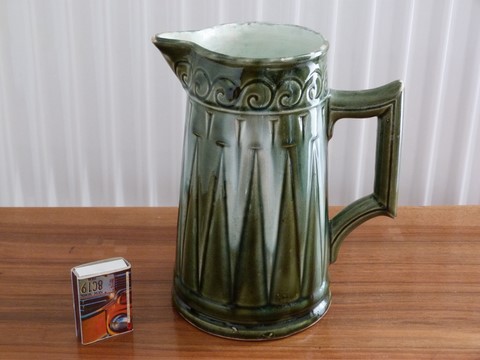 Pichet à eau art nouveau marque papillon LG Vierzon