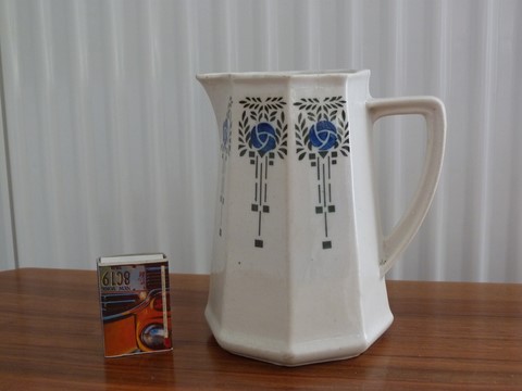 Ancien pot à lait art déco porcelaine