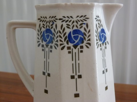 Ancien pot à lait art déco porcelaine