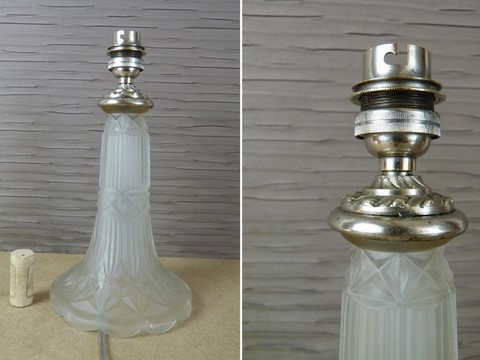 Ancien pied de lampe verre opaque douille nickelée art déco