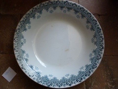 Plat rond et creux ancien St Amand Hamage XIX ème