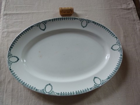 Plat de service ovale ancien Ceranord St Amand N°418 long 31 cm