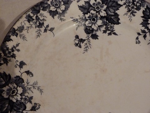 Ancien plat service rond St Amand et Hamage Nord Marie-Louise