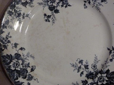 Ancien plat service rond St Amand et Hamage Nord Marie-Louise