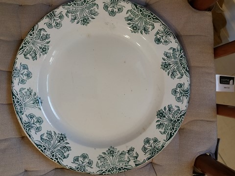 Grand plat ancien St Amand Lebacqz et Bouchart 1900