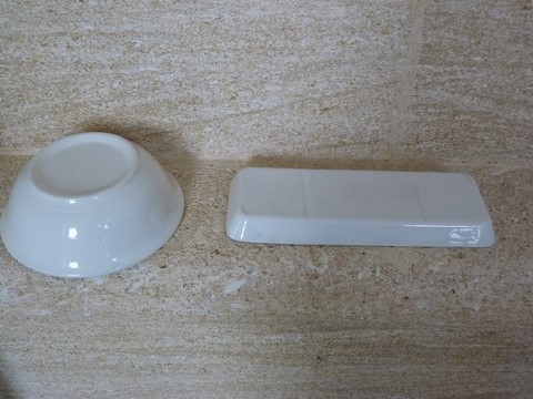 Lot ancien porte peigne et éponge céramique