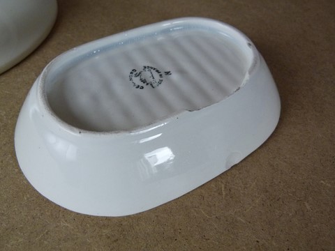 Lot 1 porte éponge et porte savon ancien Céranord St Amand