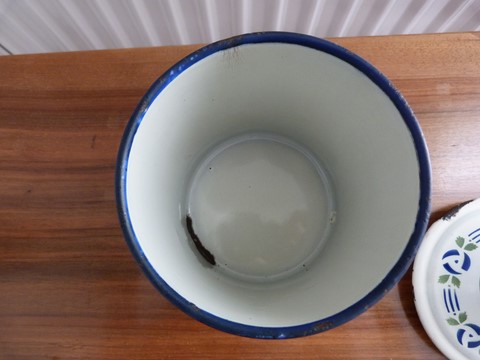 Ancien pot à épices émaillé café art déco