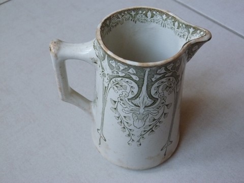 Ancien pot pichet à lait Creil Montereau Labrador N°672 art nouveau