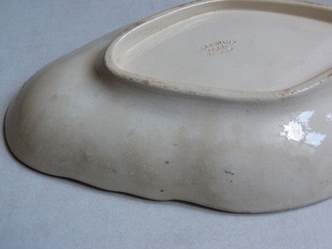 Ancien ravier de service Longchamp Terre de Fer modèle Figues