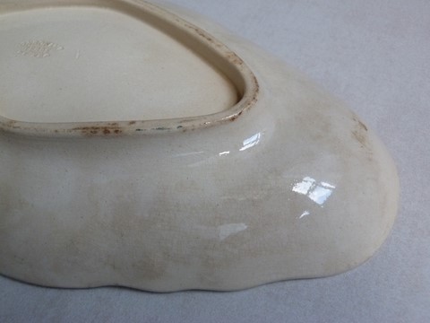 Ancien ravier de service Longchamp Terre de Fer modèle Figues