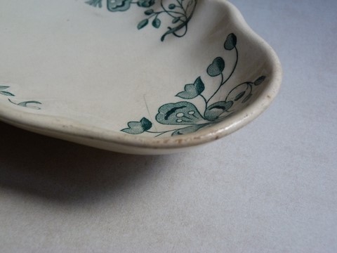 Ancien ravier de service Longchamp Terre de Fer modèle Figues