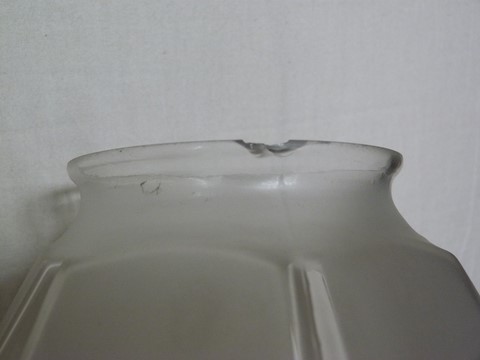 Suspension ancienne chaine laiton et globe obus art déco