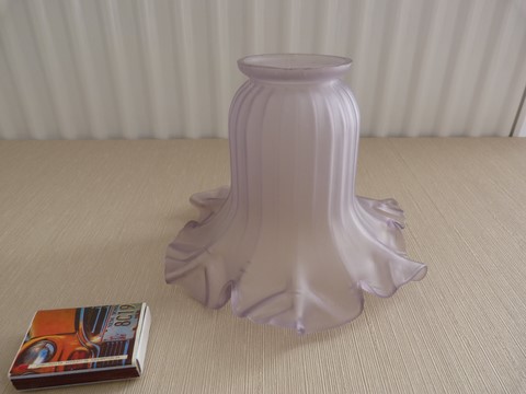 Tulipe violette ancienne verre en pétales art nouveau 