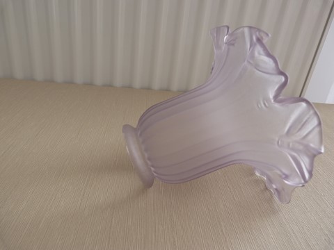 Tulipe violette ancienne verre en pétales art nouveau 
