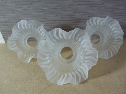 lot 3 tulipes pour lustre ou applique