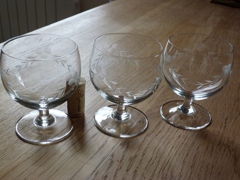 Verres ballon anciens gravés petits pieds lot 3