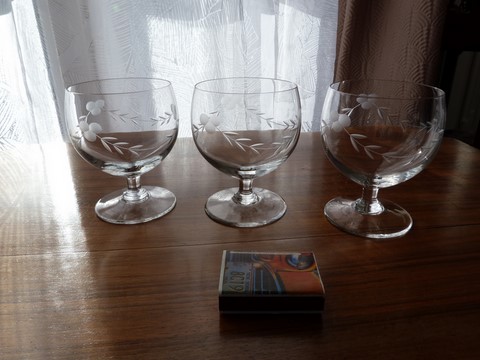 Verres ballon anciens gravés petits pieds lot 3