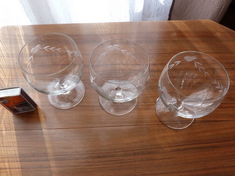 Verres ballon anciens gravés petits pieds lot 3