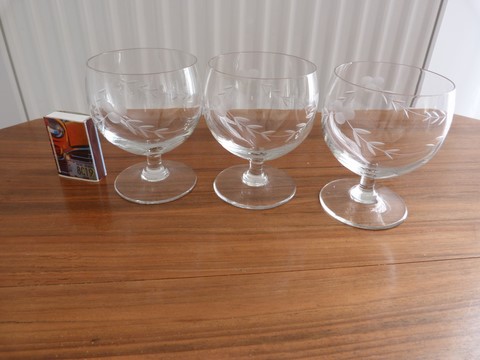 Verres ballon anciens gravés petits pieds lot 3